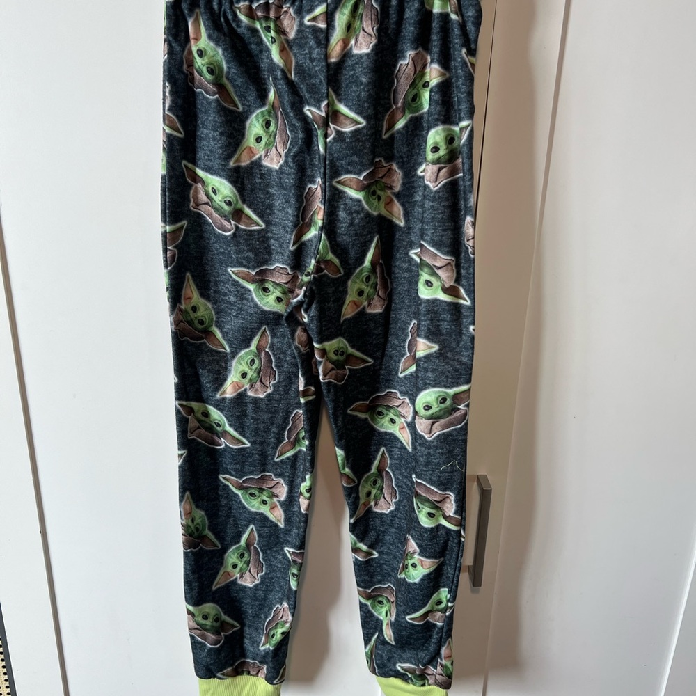 Kids Star Wars Baby Yoda Pajama Pants. Size 10/12